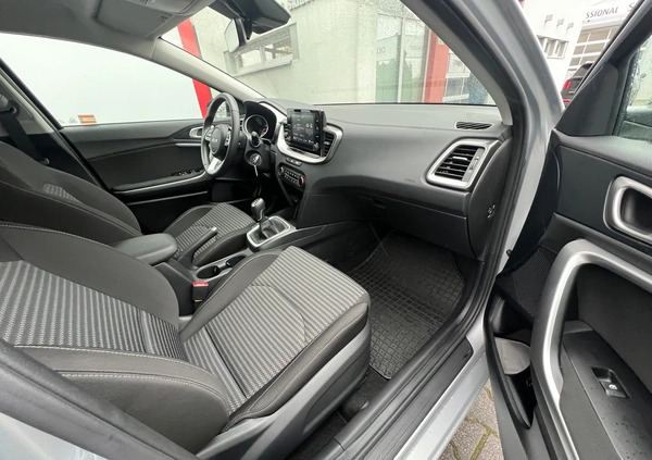 Kia Ceed cena 103900 przebieg: 5000, rok produkcji 2022 z Sztum małe 301